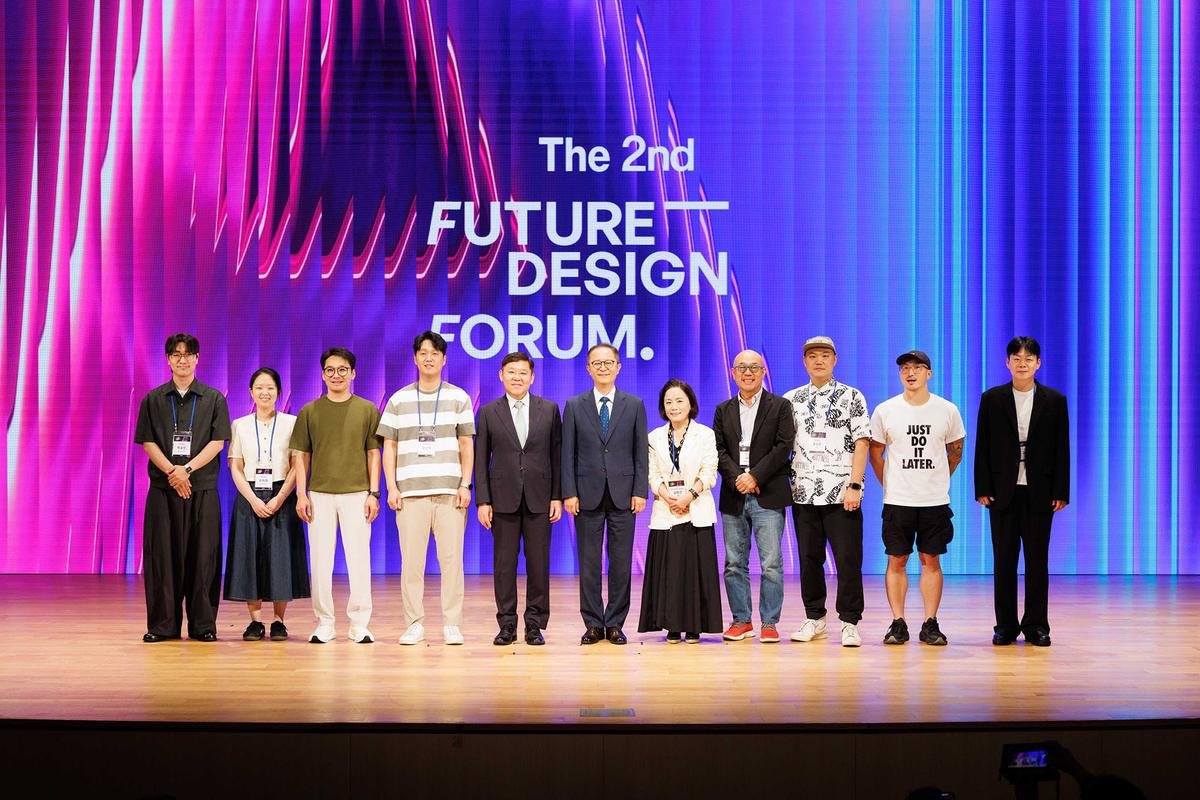 클릭하시면 슬라이드쇼 가 실행됩니다 2025년 6월 24일(화) 오후 2시, 서울 강남구 코엑스 그랜드컨퍼런스홀(남) 401호에서 제2회 퓨처디자인포럼이 개최되었다.|(사)한국디자인단체총연합회